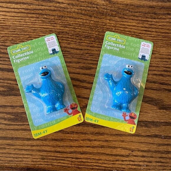𝅺set of 2 Collectible Cookie Monster Figurines - Picture 2 of 4